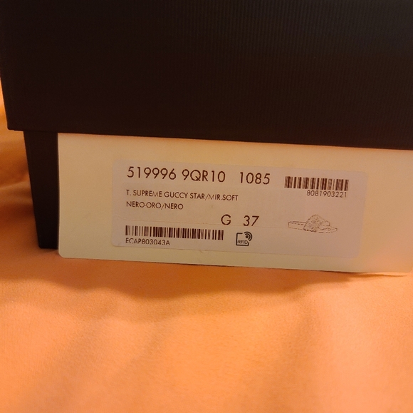 GUCCI Pursuit Guccy Logo Slide Sandal - Picture 8 of 8